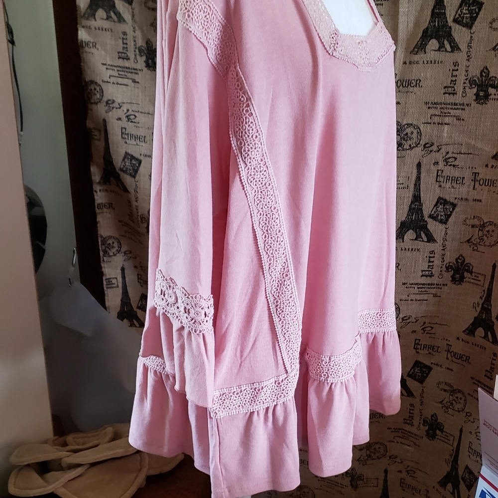 🆕️Suzanne Betro | Pink Knit Top - Picture 6 of 10